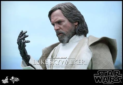 Star Wars The Force Awakens Luke Skywalker Hot Toys Figure Finally Unveiled