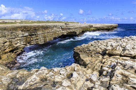 Devil S Bridge Geological Limestone Rock Formation And Arch Willikies