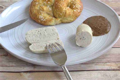 Eating "Weißwurst" the right way ⋆ My German Recipes