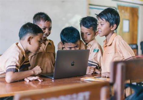 Pendidikan Masa Kini Berbasis Teknologi