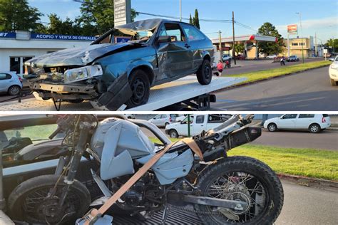 Duro Choque En Calle 9 Entre 120 Y 122 La Pareja Que Iba En La Moto