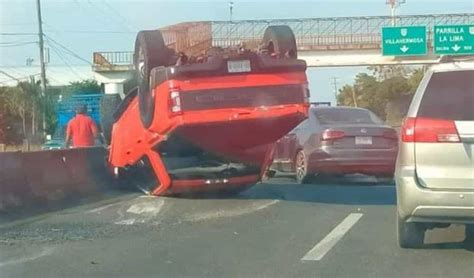 Vuelca Camioneta En La Carretera Teapa Villahermosa