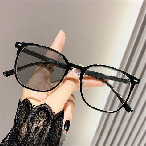 Photochromic Myopia Glasses Fashionable Photosensitive Color