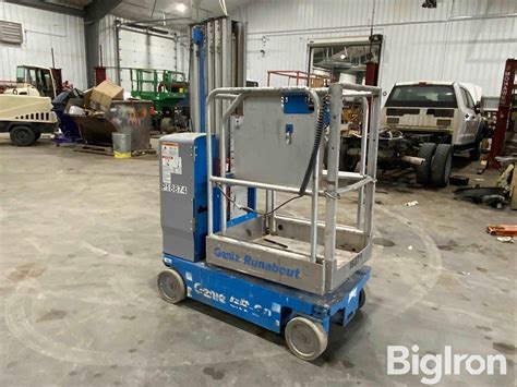 Genie Runabout Gr Electric Self Propelled Vertical Manlift