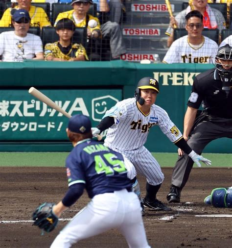 阪神 スタメン落ち佐藤輝に代わって出場の糸原が先制適時打 いきなり絶好機を生かす阪神タイガースデイリースポーツ Online