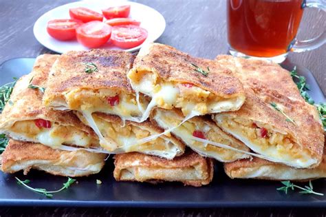 Tavada Patatesli Börek Tarifi Nasıl Yapılır Resimli Anlatım Yemek