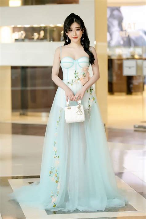 Hot girl Ivy Phụ nữ đừng chờ đàn ông tặng đồ hiệu