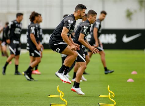 Direto Do CT Corinthians Faz Trabalho De Perde E Pressiona Para