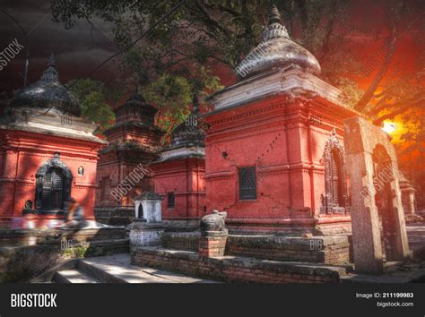 Pashupatinath Temple Image & Photo (Free Trial) | Bigstock