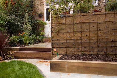 Garden Design Tips Railway sleepers - Earth Design's blog