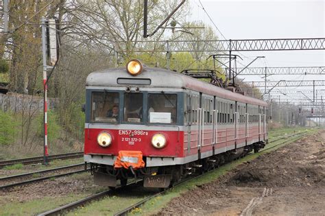 PKP EN57 996 At Poznan Staroleka Poland 250415 Rich09004 Flickr