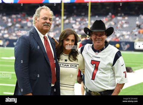 Houston Texans Owner Cal Mcnair Hannah Mcnair And Multi Platinum