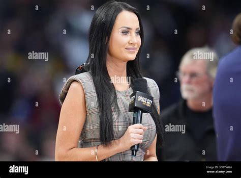 Vanessa Richardson Television Sideline Reporter For The Houston
