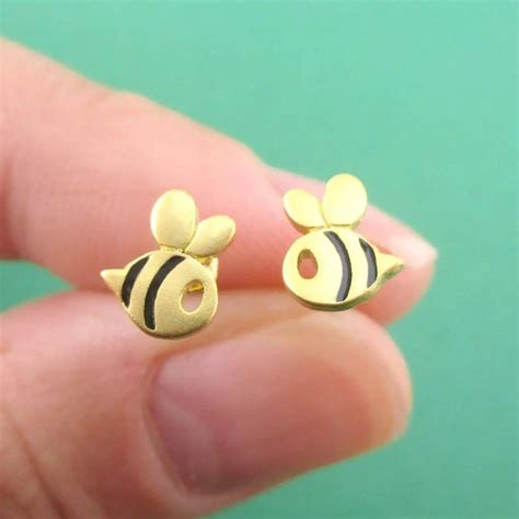 Daisies Pair Fashion Cute Bee Stud Earring For Women Honey Bee