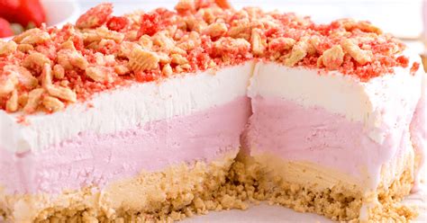 Strawberry Crunch Ice Cream Cake All Things Mamma