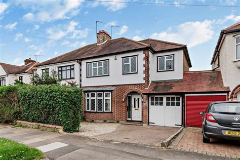 Cannon Lane Pinner Ha5 5 Bed Semi Detached House £815 000