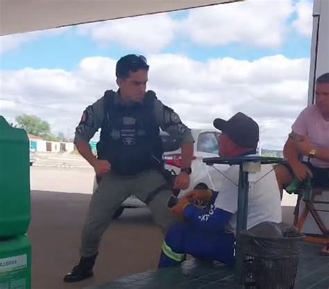 Policial Militar Afastado Das Fun Es Ap S Ser Flagrado Agredindo