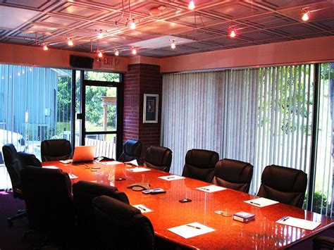 Executive Meeting Room - Ceilume