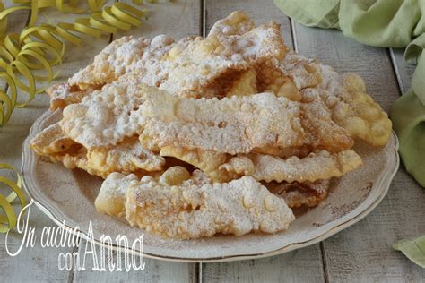 CHIACCHIERE ASCIUTTE E BOLLOSE CON LA RICETTA DELLA NONNA Le Migliori