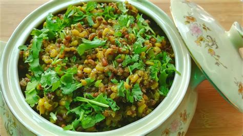 Matki Chi Usal मटकीची उसळ Moth Bean Recipe Maharashrtian