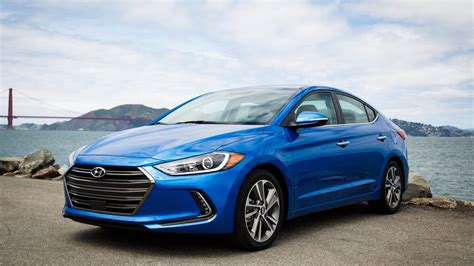 2017 Hyundai Elantra Review Hyundais Jumbo Compact Sedan Communes