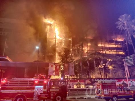 Gedung Kejaksaan Agung Ri Terbakar Hebat Foto 6 1855669