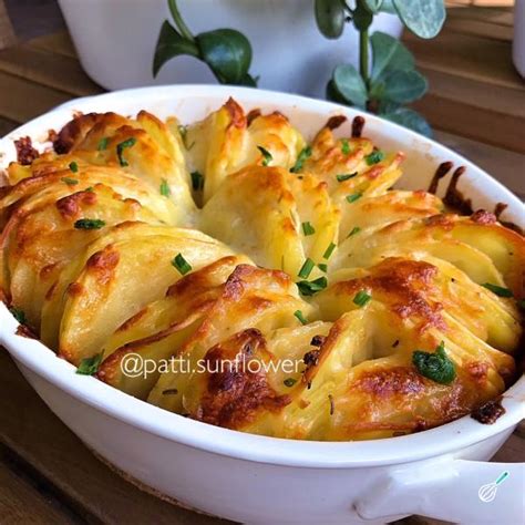 Batata Gratinada Com Queijo Com Alho E Alecrim