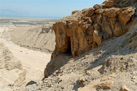 Qumran Caves (BiblePlaces.com) – BiblePlaces.com