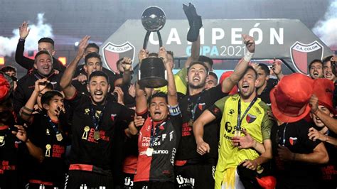 Colón De Santa Fe Salió Campeón Por Primera Vez En Su Historia