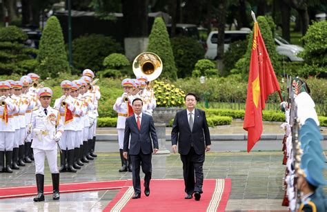 Bắn 21 phát đại bác chào đón Tổng thống Hàn Quốc Yoon Suk yeol thăm