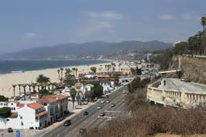 File:Santa Monica Beach.jpg - Wikimedia Commons