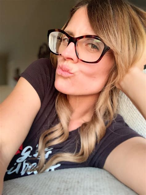 Milf Kisses To All R Milfie