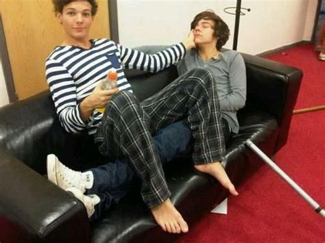 One Directions 9 Most Bromantic Moments — See Pics And Vote Larry