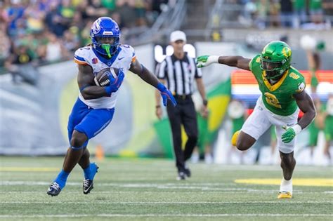 No 7 Oregon Ducks Defeat Boise State Broncos 37 34 On Last Second