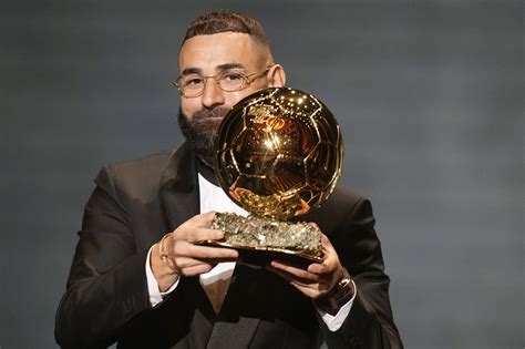 Insolite Le Ballon Dor De Benzema En Prison