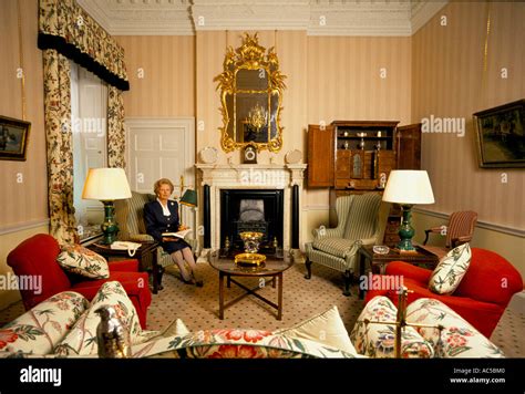 Inside 10 Downing Street Hi Res Stock Photography And Images Alamy