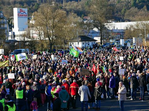 Demo In Herborn Laut Gegen Rassismus Zusammen F R Demokratie