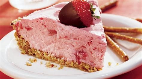 Fluffy Strawberry Pie With Pretzel Crust Recipe From Betty Crocker