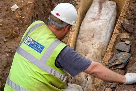 Coffin At Richard III Burial Site Contains Second Chamber, Stumping ...