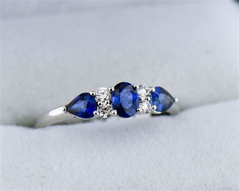 Classic Blue Sapphire And Diamond 5 Stone Ring Exquisite Jewelry For