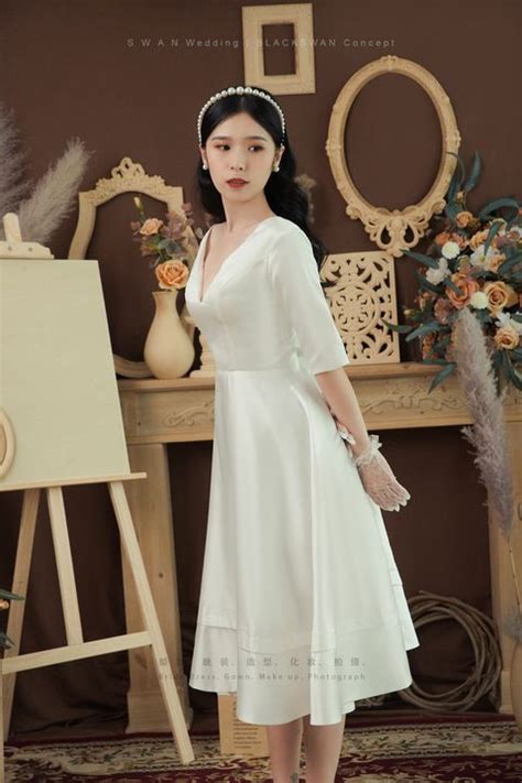 Vintage White Rom Dress Swan