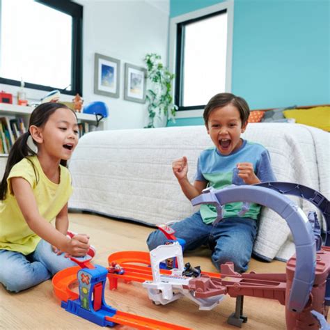 Hot Wheels Marvel Racer Verse Spidey Circuit Sete Ville