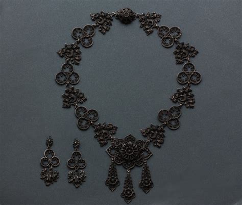 Berlin Iron Necklace And Earrings Inez Stodel