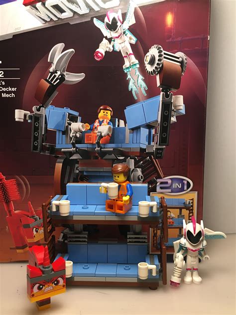 Made the double decker couch out of the triple decker couch set : r/lego