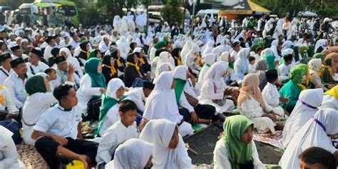 Jemaah NU Padati Jalanan Sidoarjo Merdeka