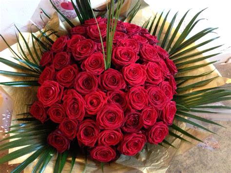 Red rose bouquet - beautiful for valentine's day! | Red rose bouquet, Rose bouquet, Hand tied ...