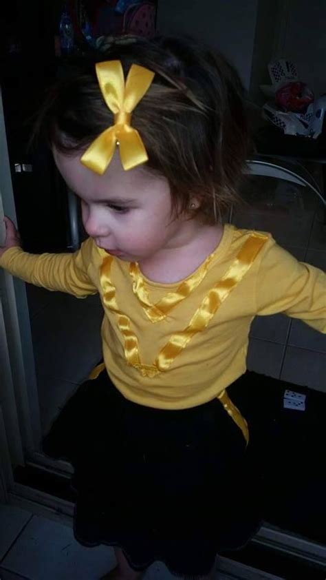 A Mini Emma Showing Off The Bowtiful Bow In Her Hair Thewiggles