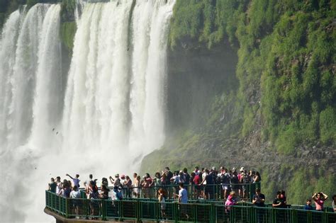 Cataratas Do Igua U Espera Mil Visitantes Durante Todo O Carnaval