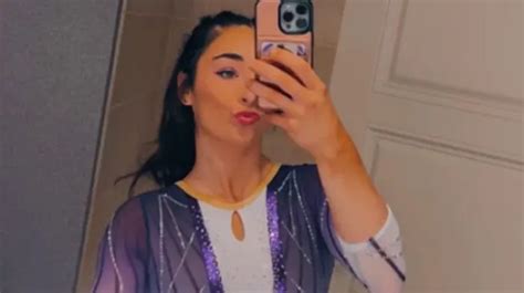 Watch Olivia Dunnes Lsu Bestie Elena Arenas Pose Sexy In Mirror Selfie