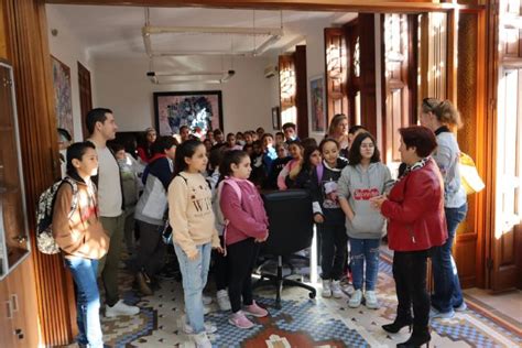 Alumnos del colegio Mediterráneo visitan el Ayuntamiento con motivo del